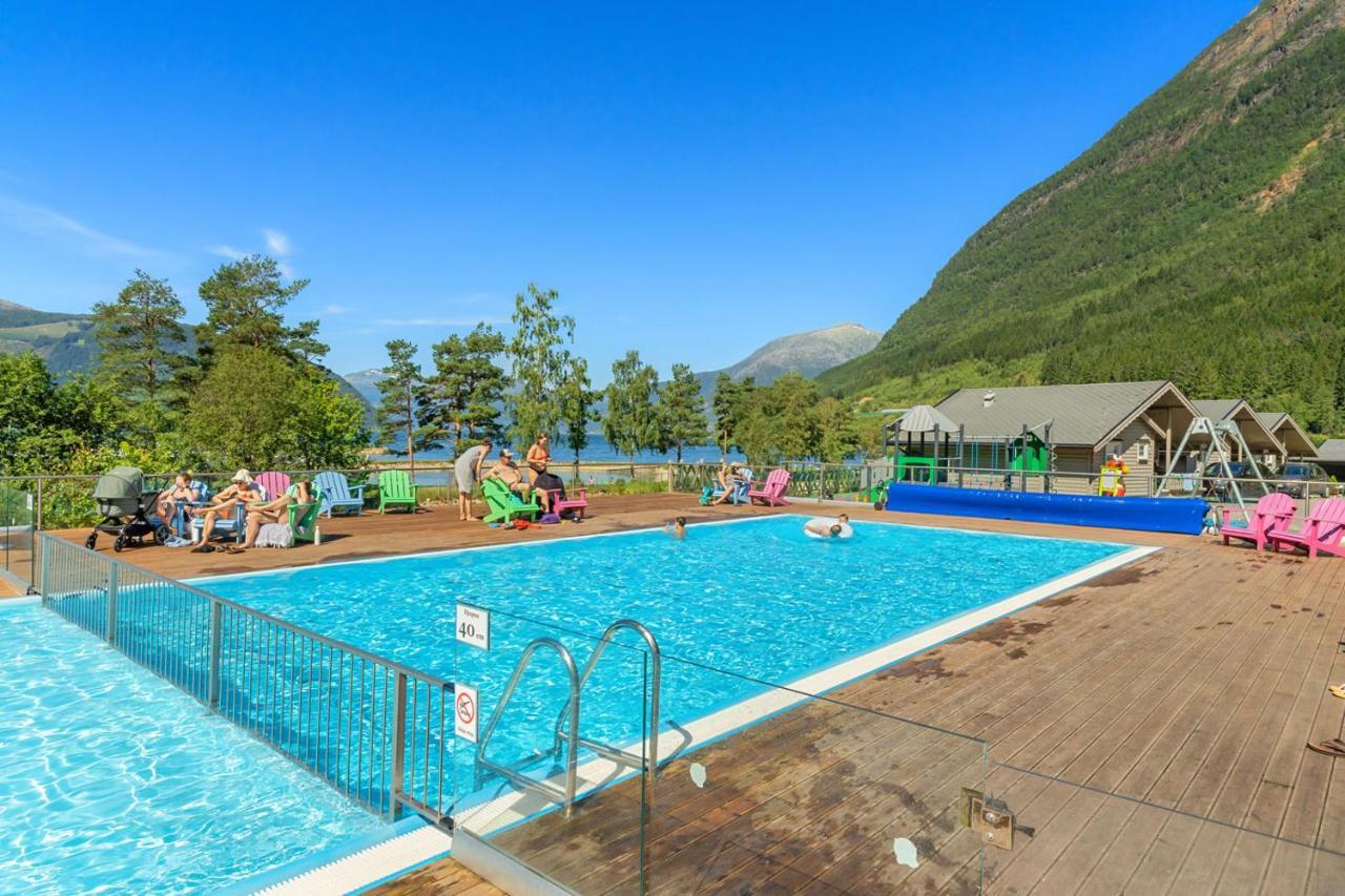 Mikkelparken Ferietun 3* Kinsarvik