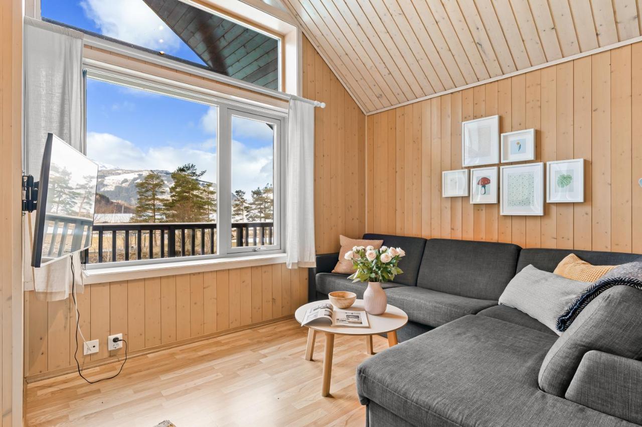 Mikkelparken Ferietun 3* Kinsarvik